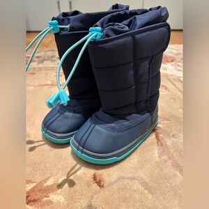 Ten Little Snow Boots Sz 9